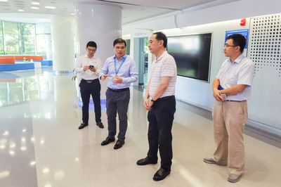 上海市工商業(yè)聯(lián)合會(huì)與上海實(shí)業(yè) 攜手共促上海經(jīng)濟(jì)繁榮